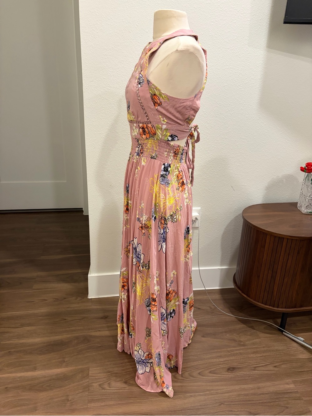 Women's Pink Floral Halter Maxi Dress - Picture 4 of 9